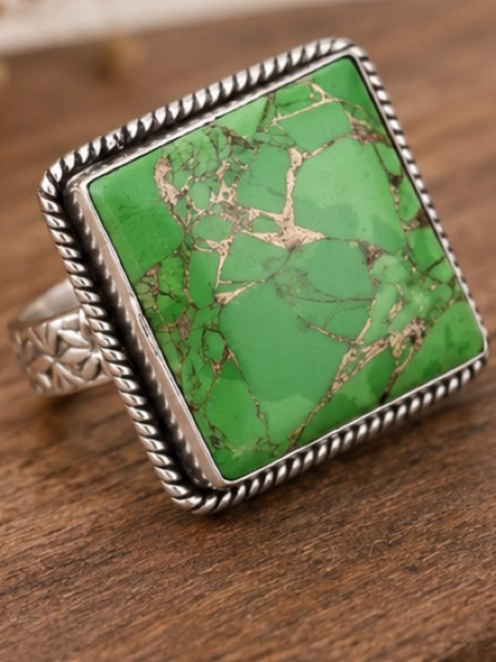 Square Green Turquoise Statement Ring Silver Tone Size 8 - Picture 3 of 4
